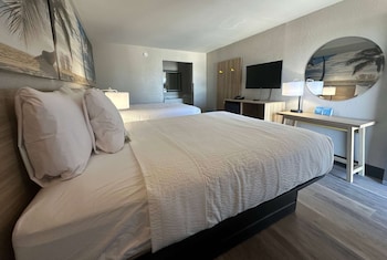 Room, 2 Queen Beds, Non Smoking