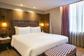 Deluxe Room (Premium)