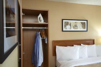 Executive Room, 1 King Bed with Sofa bed, Non Smoking, Ground Floor