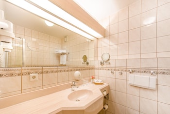 Economy Room, 2 Twin Beds