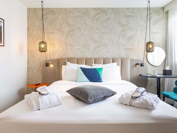 Deluxe Room, 1 Double Bed, Park View