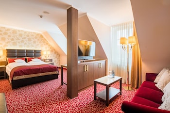 Standard Apartment, 1 Twin Bed, Kitchen (Dining Table)