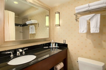 2 Double Beds