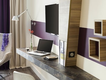 Suite, 1 King Bed with Sofa bed