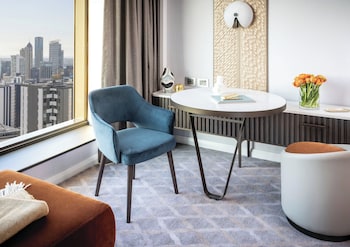 Premier Room, 1 King Bed (Pinnacle Tower)