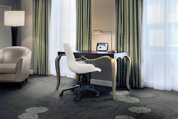 Premium 2 Bed 2 Bath - 1 Room