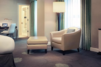 Premium 2 Bed 2 Bath - 1 Room
