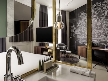 Junior Suite, 1 King Bed