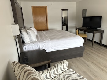 Apartment, 1 King Bed, Accessible, Non Smoking (Mobility/Hearing, Tub w/Grab bars)