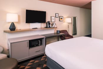 Standard Room, 1 King Bed