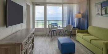 Junior Suite, Multiple Beds, Pool View