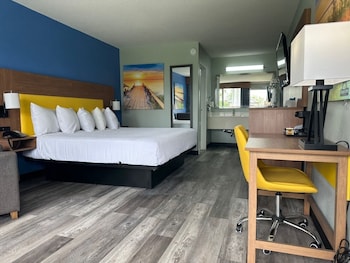 Standard Room, 1 King Bed