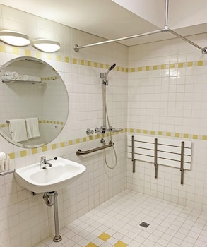 Standard Room, 1 Queen Bed, Accessible