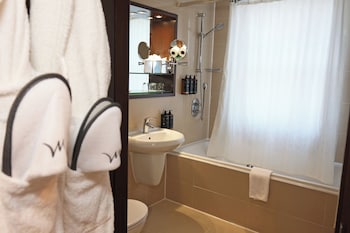 Executive Room, 1 King Bed with Sofa bed