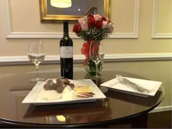 Junior Suite, Experiencia Geneve