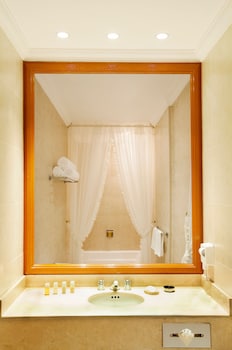 Junior Suite, Experiencia Geneve