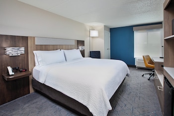 Standard Room, 1 King Bed (Walk-In Shower)