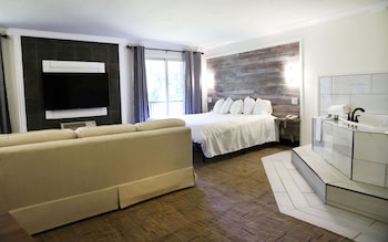 Honeymoon Suite, 1 King Bed, Non Smoking, Jetted Tub