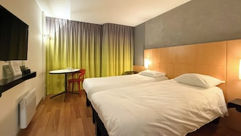 Room, Multiple Beds