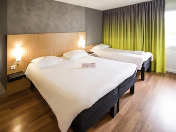 Room, Multiple Beds