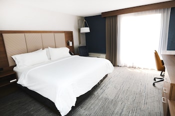 Standard Room, 1 King Bed (Top Floor)