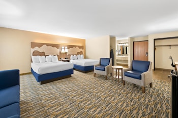 Suite, 2 Queen Beds, Non Smoking, Microwave (Oversized Room;with Sofabed)