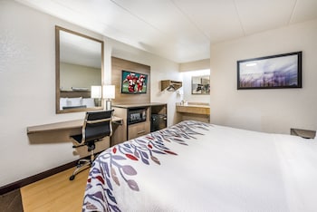 Deluxe Room, 1 King Bed (Smoke Free)