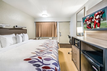 Deluxe Room, 1 King Bed (Smoke Free)