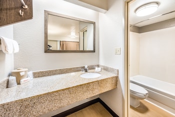 Deluxe Room, 2 Double Beds (Smoke Free)
