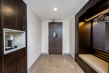 Room, 1 King Bed, Corner