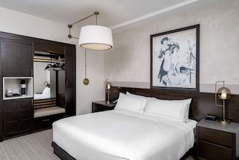 Room, 1 King Bed, Bathtub