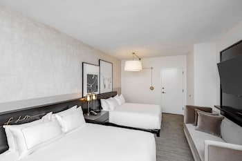 Room, 2 Queen Beds (Roll-In Shower)
