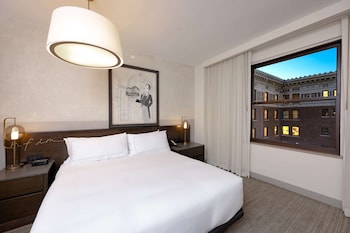 Room, 1 King Bed, Corner