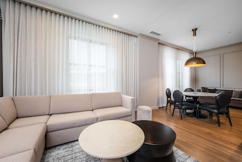 Room, 1 Bedroom (Mobility & Hearing, Roll-in Shower)