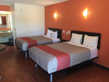 Deluxe Room, 2 Double Beds, Smoking, Refrigerator & Microwave