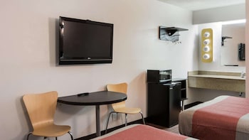 Deluxe Room, 2 Double Beds, Smoking, Refrigerator & Microwave