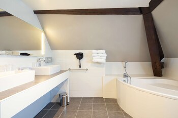 Family Room, Multiple Beds, Non Smoking (Larger Room)