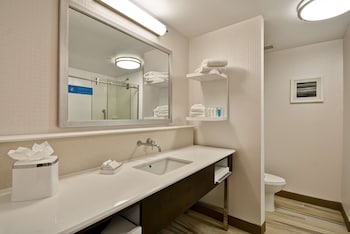 Room, 1 King Bed, Accessible (Hearing)
