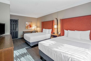 Room, 2 Queen Beds, Non Smoking (North Building)