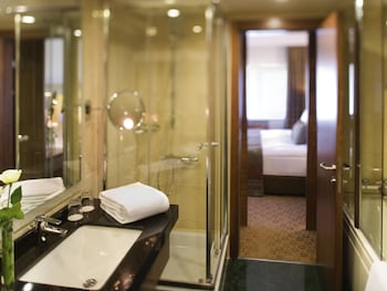 Senior Suite, 1 King Bed, Sea View