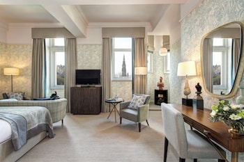 Deluxe Room (Castle View)