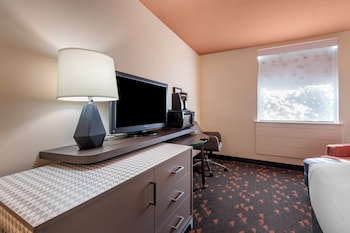 Standard Room, 1 Queen Bed