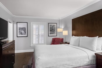 Deluxe Room, 1 King Bed