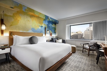 Fairmont 1 King bed