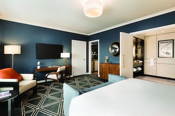 Fairmont Gold, Signature Room, 1 King Bed