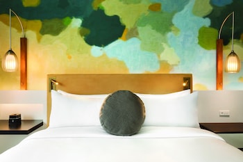 Fairmont 1 King bed
