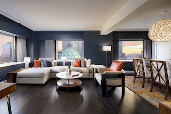 Suite, 1 King Bed (Westmount Hampstead)