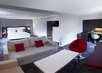 Family Room, 1 King Bed