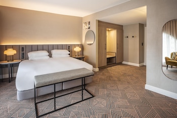 Executive Room, 1 King Bed, Club Lounge Access