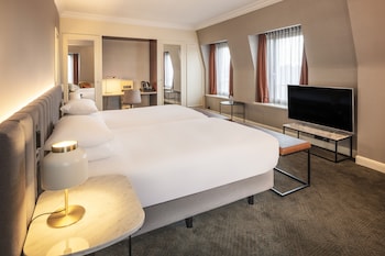 Junior Suite, 2 Twin Beds, Club Lounge Access